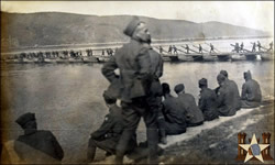 Pontoon bridge at Honningen, Germany May 25, 1919